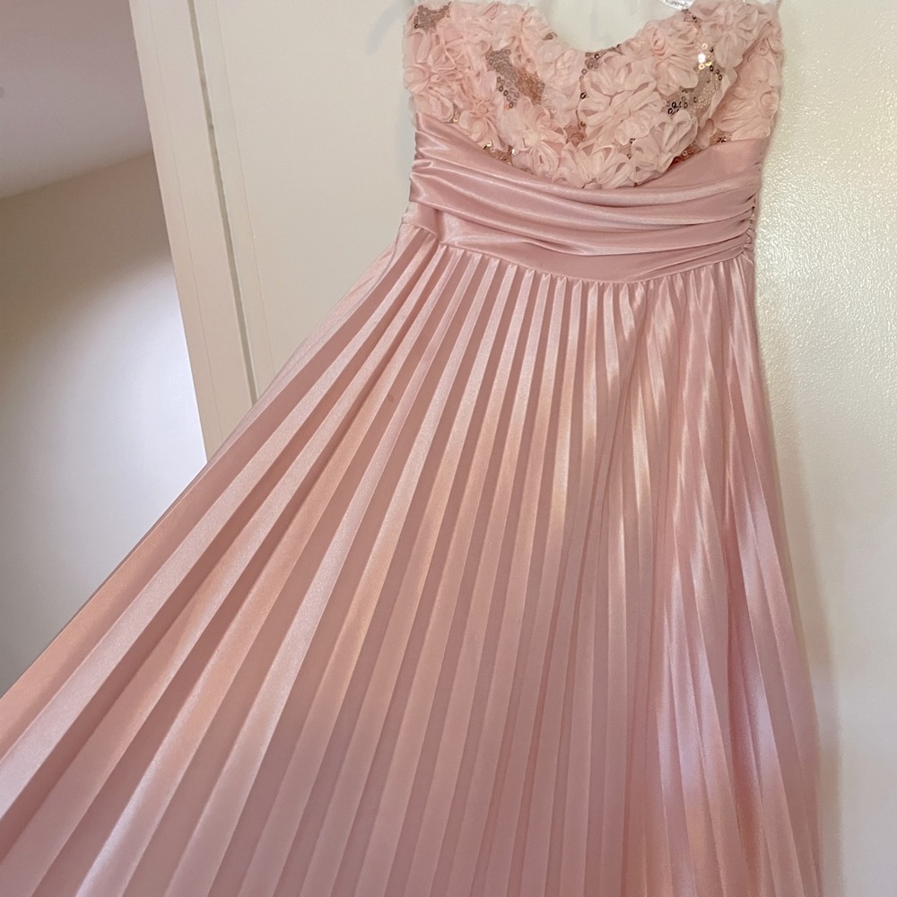 Pink pleated strapless floral gown - Picture 2 of 11